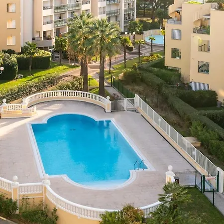 Appartement 2br Sea View With Pool & Ac *