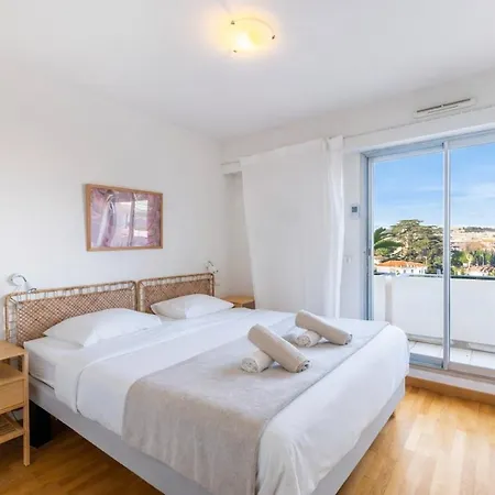 2br Sea View With Pool & Ac Appartement