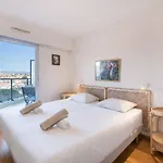 2br Sea View With Pool & Ac *